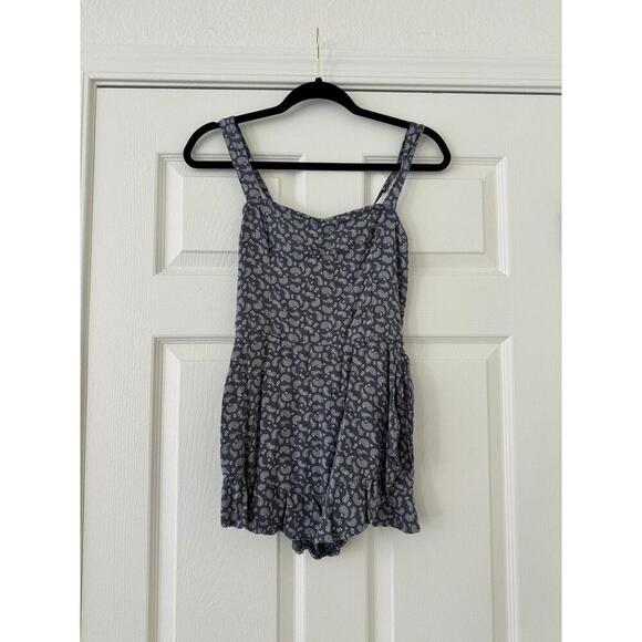 Hollister Romper with Cute Side Tie - Picture 1 of 4